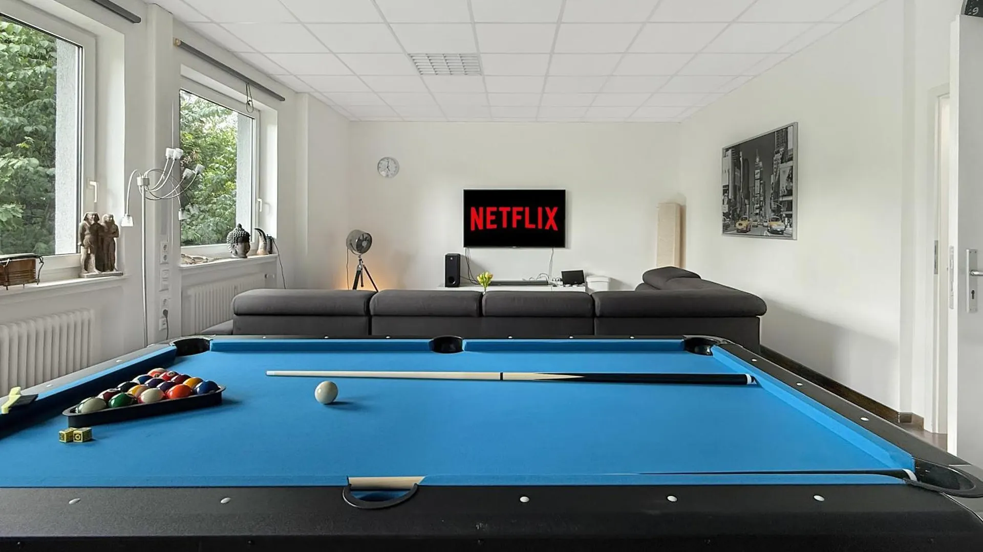 Private Munich Escape Cinema Lounge Sleeps 17 Németország
